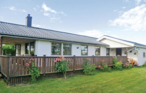 Отель Holiday home Österbogatan Borgholm  Föra